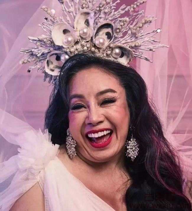 偷偷混入包养群发现富婆们竟然在线烤鸭!