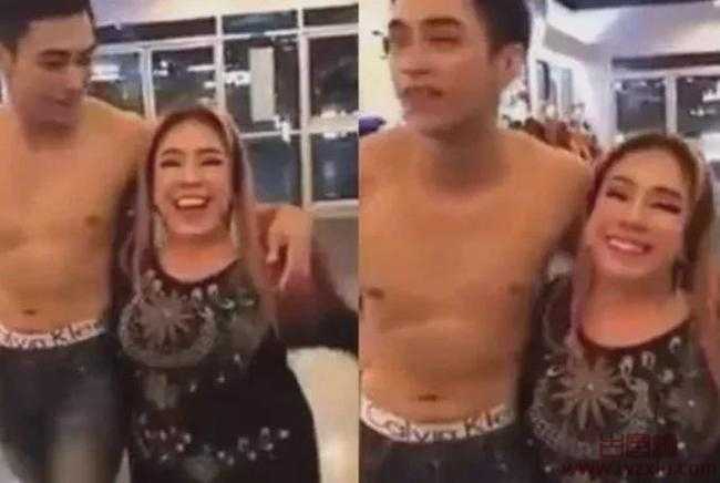 偷偷混入包养群发现富婆们竟然在线烤鸭!