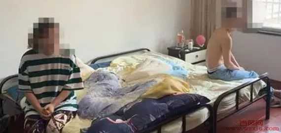 特殊卖淫案，女顾客最小25岁坐台者全是男性？