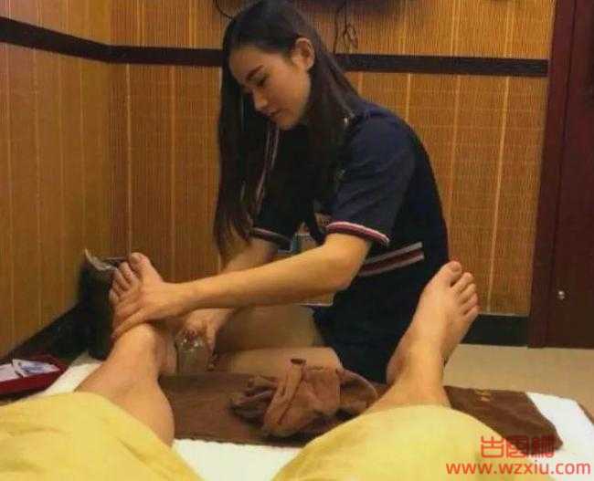 哕了！女技师用嘴给男顾客做足疗现场画面不堪入目