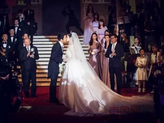 震惊!刚刚黄晓明baby官宣离婚:感恩过去未来仍是家人