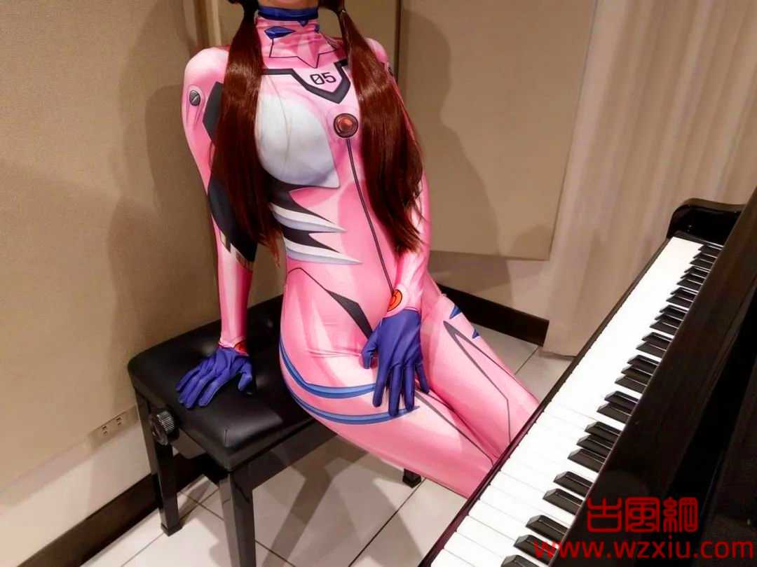 B站第一钢琴女神Pan Piano女神露脸了！panpiano钢琴视频哪里看