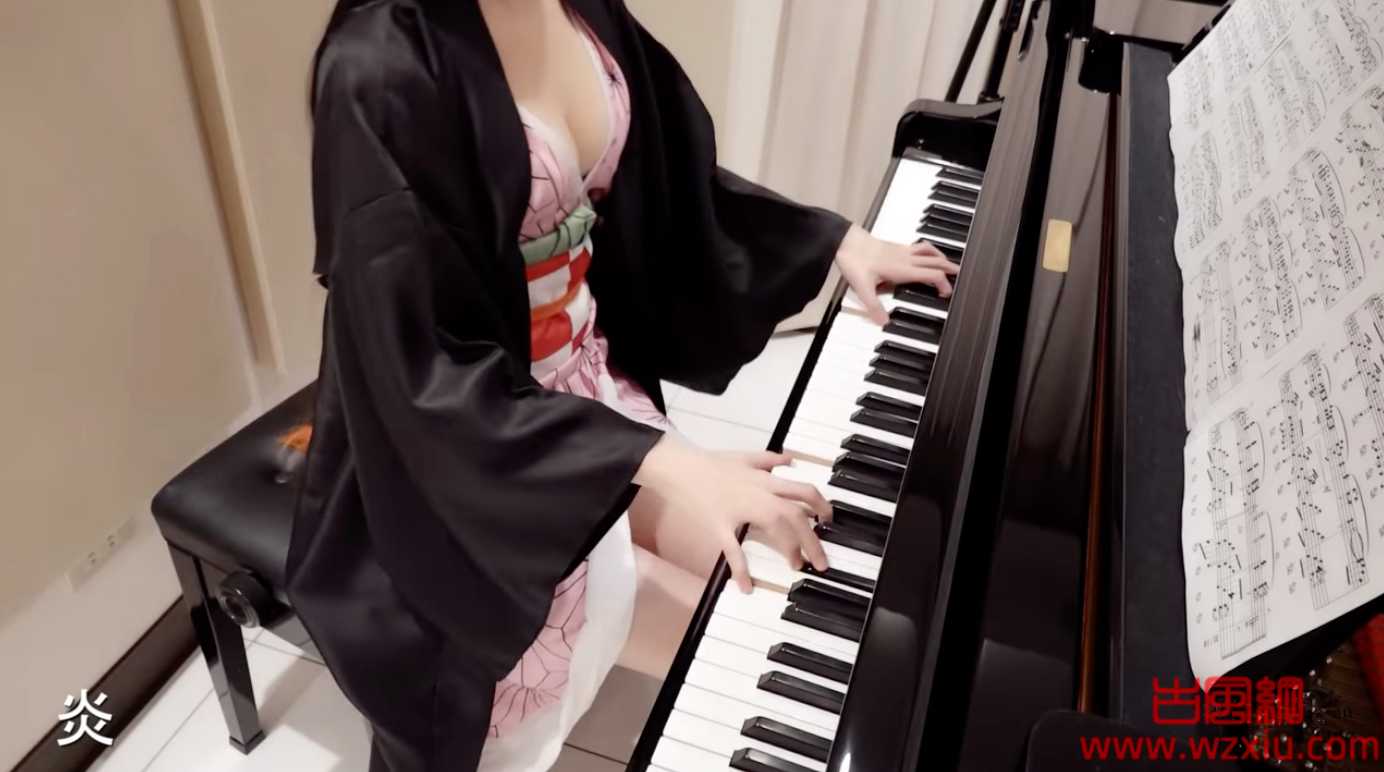 B站第一钢琴女神Pan Piano女神露脸了！panpiano钢琴视频哪里看