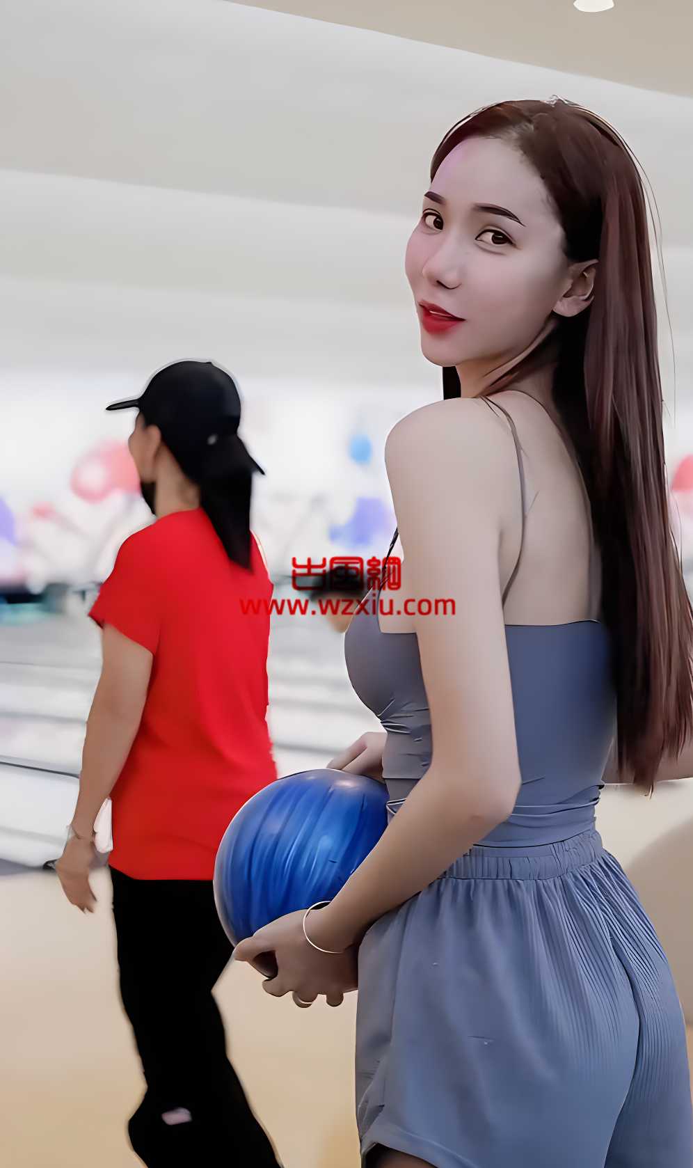 华裔网红穿内衣打球遭网友质疑是"球媛"？数万网友围观"看球"太养眼！