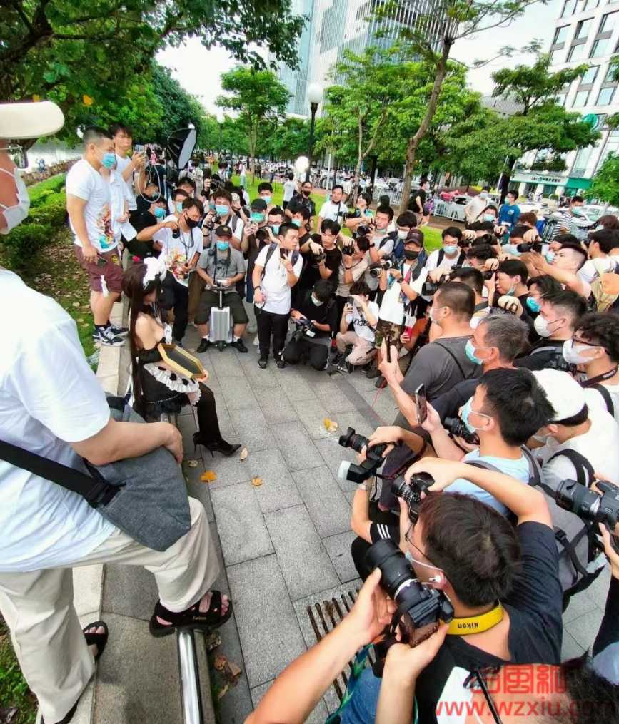 狗头萝莉漫展被围拍?众多摄影师拍摄隐私部位！照片被吃瓜群转发!