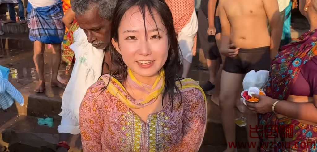 吃瓜！日本女网红被多名印度男子当街骚扰后发文：我仍爱这里的一切...